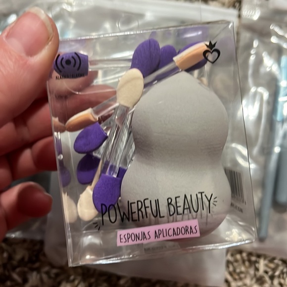 NWT makeup brushes and tools, sponge eggs and applicators - Picture 5 of 12